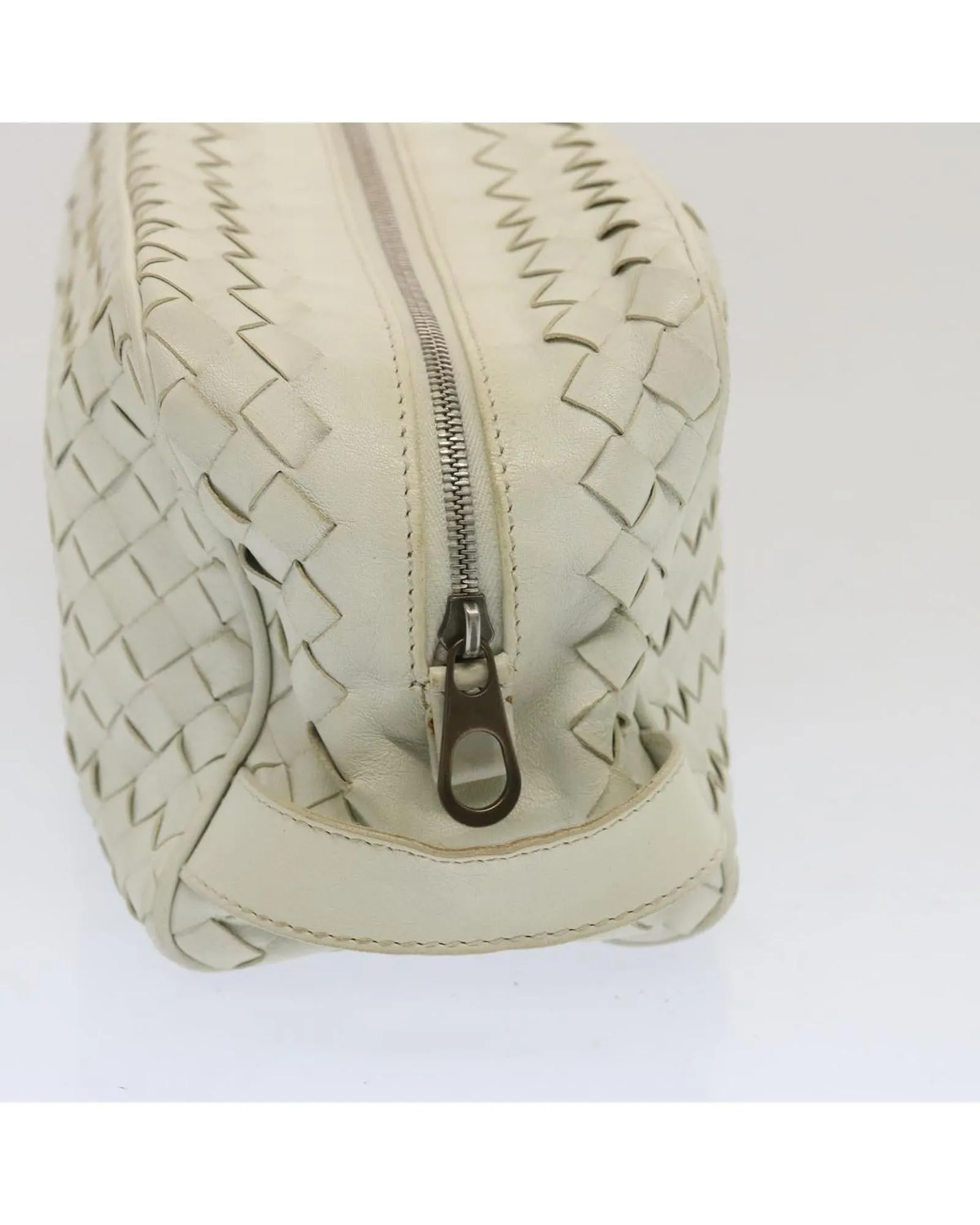 White Leather Intrecciato Clutch Bag with Authenticity